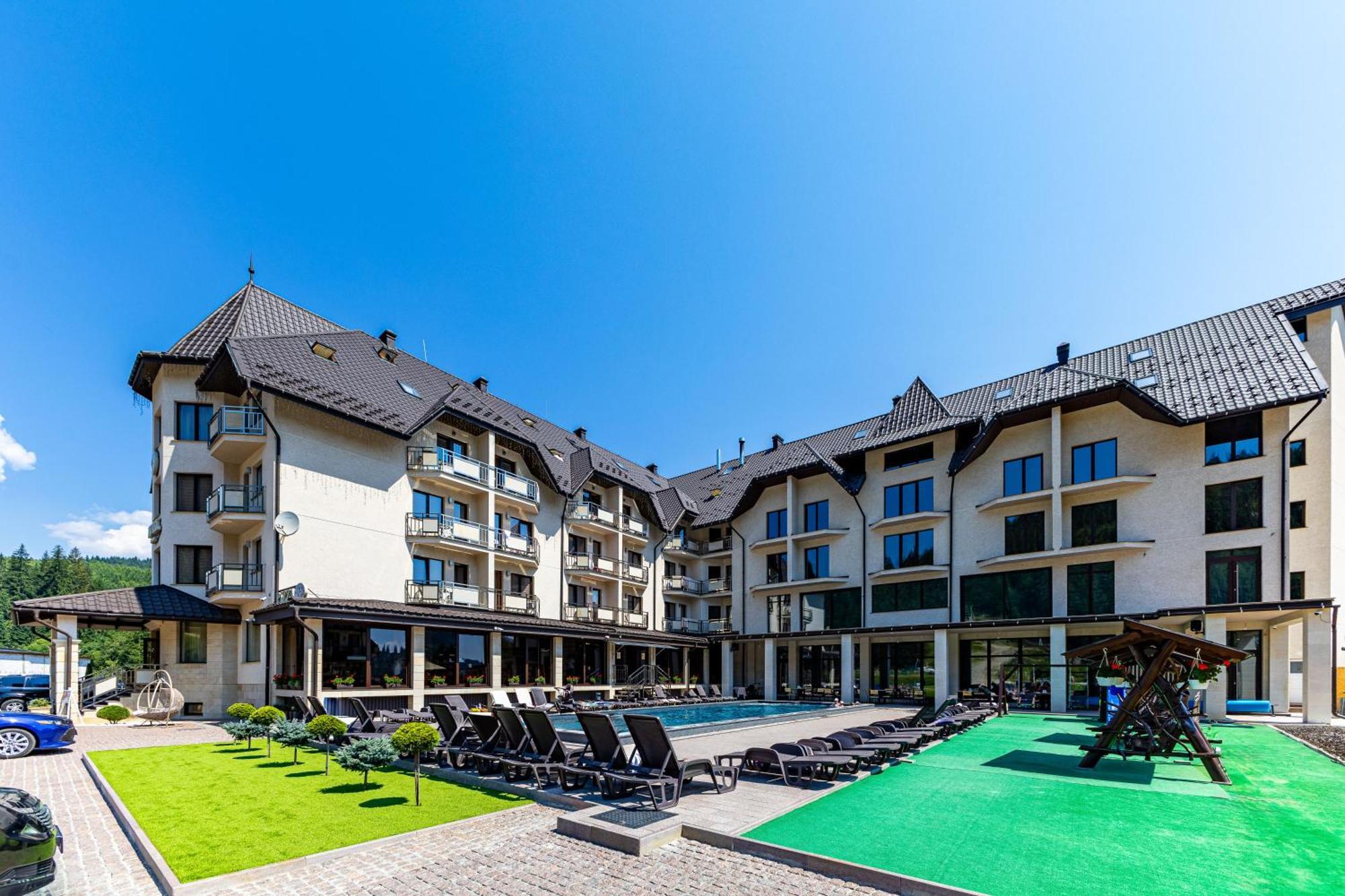 Continental Spa Resort Bukovel Bagian luar foto